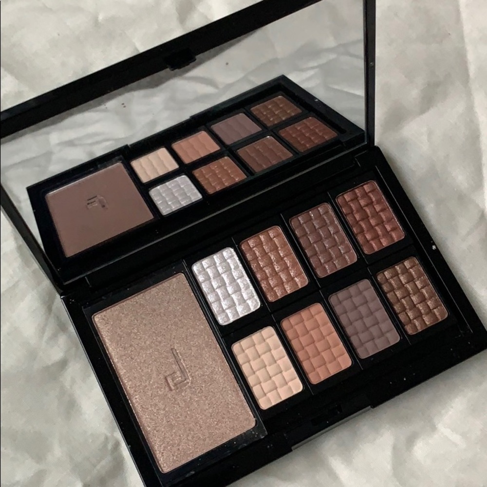 Doucce Nude eyeshadow Palette